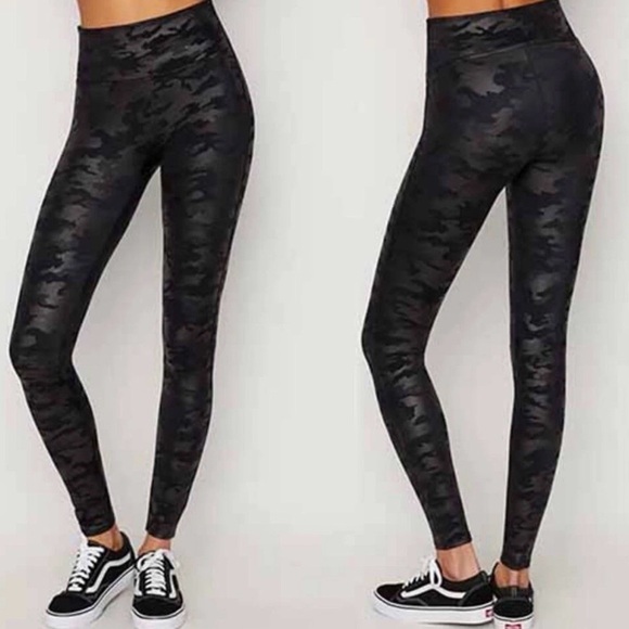 SPANX Pants - Spanx Faux Leather Camo Leggings Matte Black Combo Women’s Size Medium